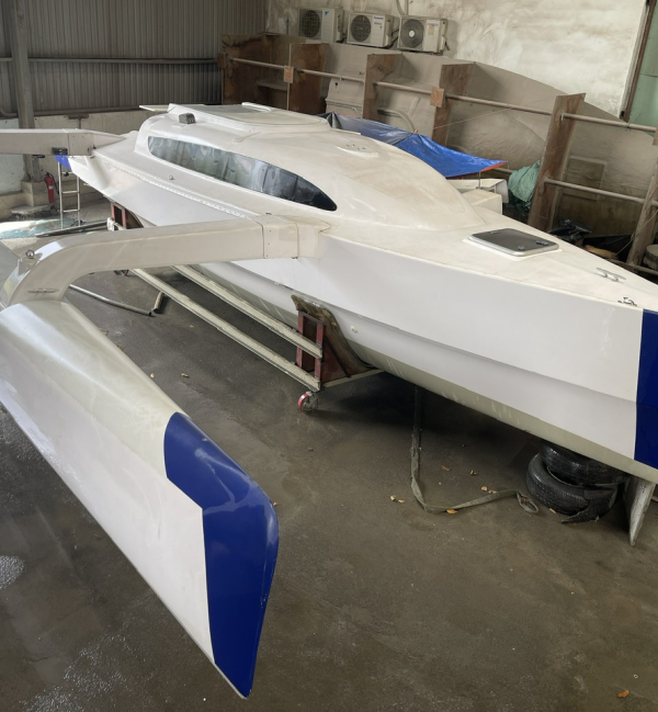 Lumicraft 980 Trimaran